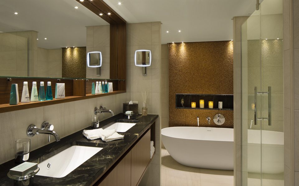 ship37 category amg19 ownersuiteos bathroomf